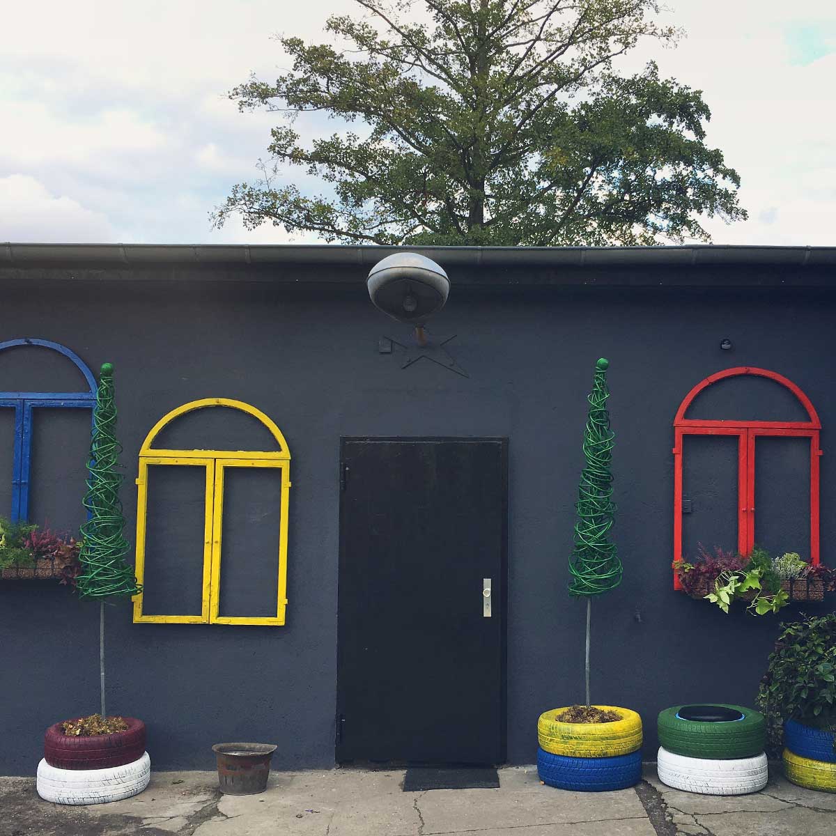 Eingang Café im Park 7 – Pavillon Genuss & Kunst